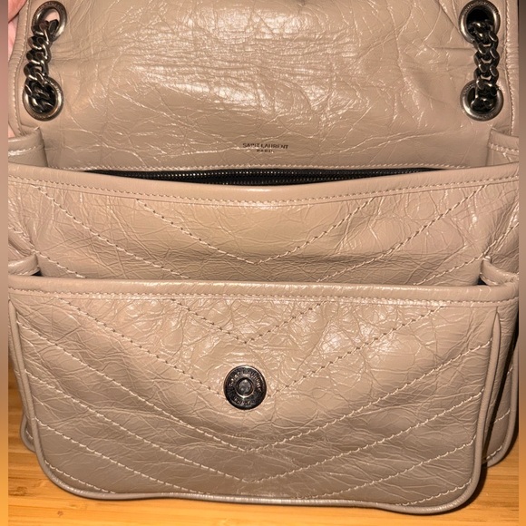 YSL SAINT LAURENT Medium Niki - Picture 9 of 11